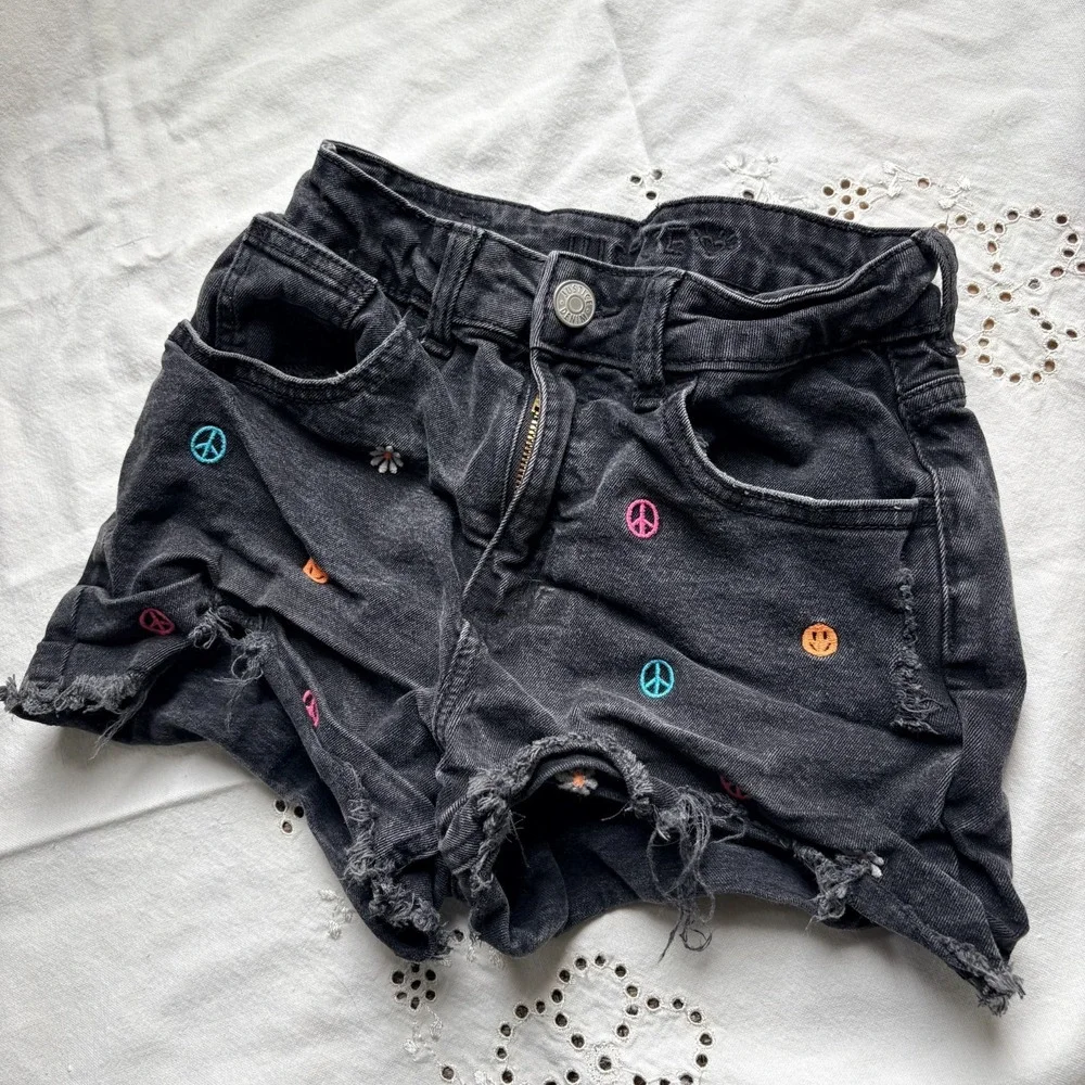 Justice Peace Embroidered Design Denim Mini Mom Shorts Size 14 Girls Teen